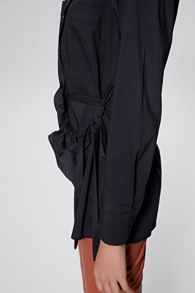 rue Μαύρο πουκάμισο ποπλίνα με λεπτομέρεια με κορδόνι περίσφιξης