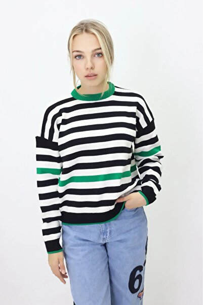 Get Crazy سترة نسائية بياقة سيميت - مخططة بلونين