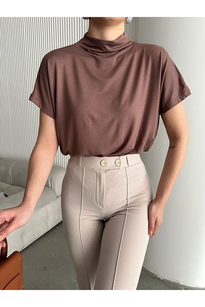 Undeka Store Γυναικείο T-Shirt με γιακά με νυχτερίδα