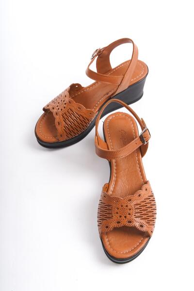 Çaçaroz Ayakkabı Büyük Numara Deri Dolgu Taban Lazer Süslemeli Sandalet