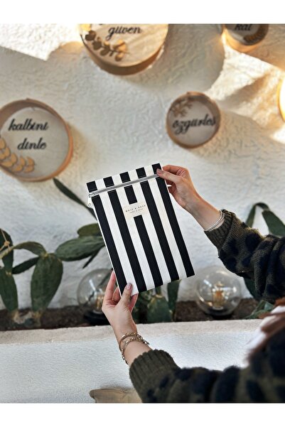 WOLF & ROCK Husă pentru cărți cu dungi negre Wolf&rock