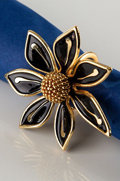 TR Turan Collection Daisy 6-Piece Gold Luxury Napkin Ring, Black Enamel Napkin Ring