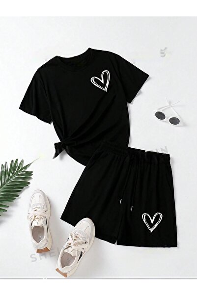 OVER HEAD Set de tricou cu pantaloni scurți supradimensionați cu inimă neagră...