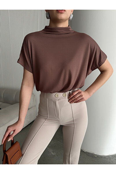 Undeka Store Γυναικείο T-Shirt με γιακά με νυχτερίδα