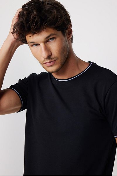 Tudors Ανδρικό T-shirt Slim Fit Slim Fit 100% βαμβακερό απλό πικέ μαύρο μπλουζάκι με λαιμόκοψη