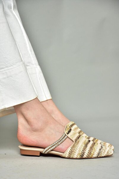 Fox Shoes P820031417 Beige/Mink Straw Stone Detailed Women's Slippers