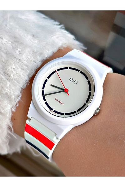 Q&Q Vr94j988wl Waterproof Silicone Cord Young Girl's Wristwatch