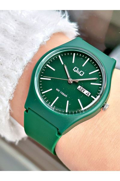 Q&Q A212j201yb Waterproof Unisex Wristwatch with Silicone Cord