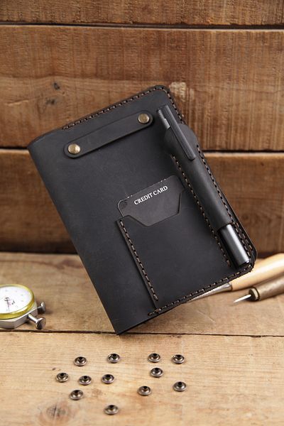 New Coast Leather 1900's Ръчно изработен калъф за тефтер A6 от естествена кожа