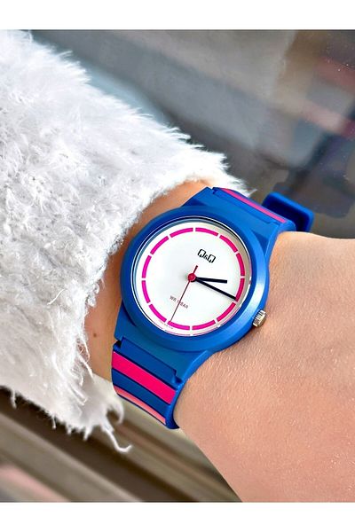 Q&Q Vr94j988wl Waterproof Silicone Cord Young Girl's Wristwatch