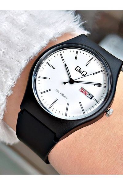 Q&Q A212j201yb Waterproof Unisex Wristwatch with Silicone Cord