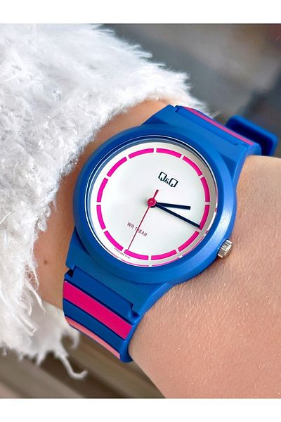 Q&Q Vr94j988wl Waterproof Silicone Cord Young Girl's Wristwatch