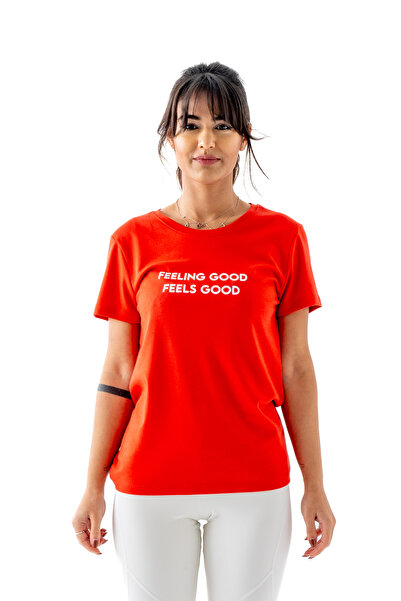 Üstü Yazılı Kadın Bisiklet Yaka Kısa Kol Kırmızı Renk Yumuşak Dokulu T-shirt %100 Organik Pamuk