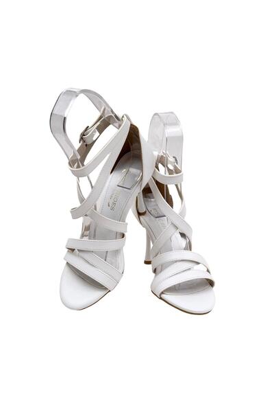 bescobel Жіночі туфлі Densar білого кольору на тонких підборах з ремінцем на щиколотці 10 см 501