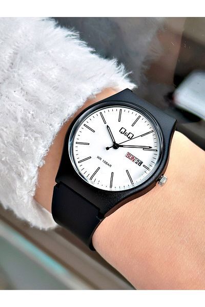 Q&Q A212j201yb Waterproof Unisex Wristwatch with Silicone Cord