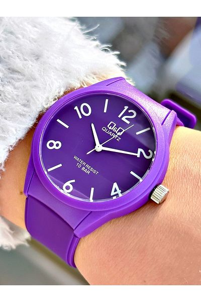 Q&Q Waterproof Unisex Wristwatch with Silicone Cord Vr28j82ye
