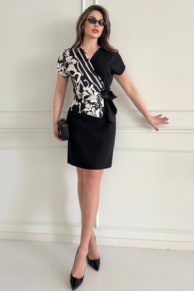 lovebox Візерункова атласна тканина, короткі рукави, круговий комір, чорна ве...