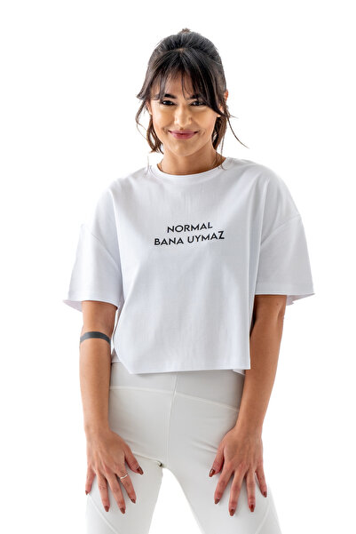 Üstü Yazılı Kadın Crop Kısa Kol Beyaz Renk Yumuşak Dokulu T-shirt %100 Organik Pamuk