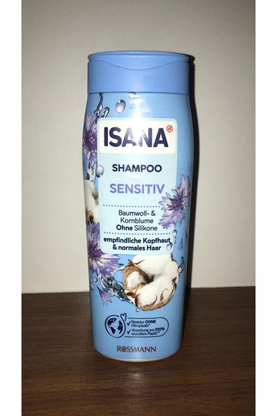 ISANA Moisturizing Shampoo for Sensitive Hair - Cotton & St. Jacob's Talon 300 ml