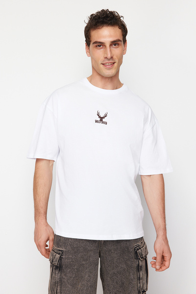 Trendyol Collection Μπλουζάκι από βαμβακερό κεντημένο λευκό ελάφι υπερμεγέθη - TMNSS24TS00055