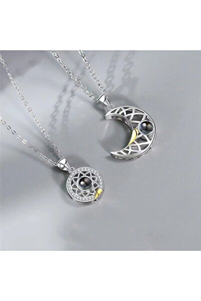 İYİ MODA Ay Ve Güneş Mıknatıslı Sevgili Kolyesi 100 Dilde Seni Seviyorum Yazılı Projeksiyon Çift Kolyesi