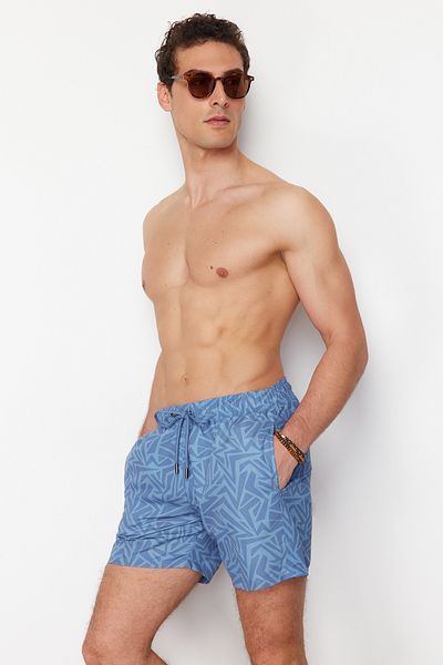 Trendyol Collection Blaue Seeshorts mit geometrischem Aufdruck in Standardgröße TMNSS24DS00007