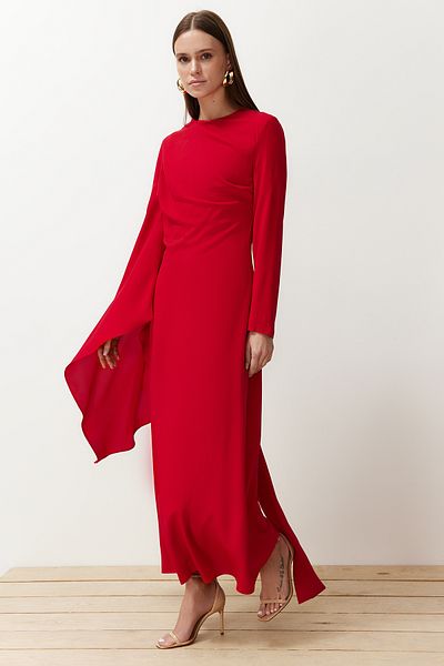 Trendyol Modest Rotes, mit Schal verziertes, gefüttertes Abendkleid TCTSS24DB00036