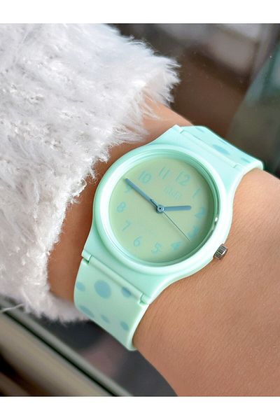 Q&Q Vp46j556y Waterproof Silicone Cord Young Girl Wristwatch