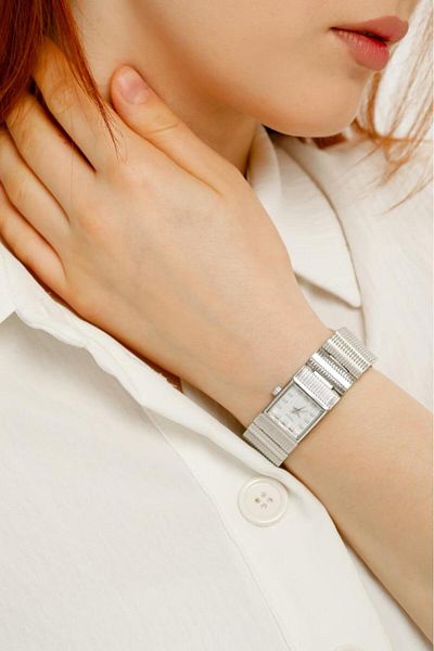 OQQO Noi White Dial Silver Cord Women's Wristwatch