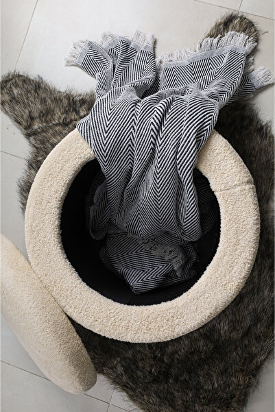 PufyHome SANDIKLI 45 X 45 CM PELUŞ KREM KUMAŞLI ÇOK AMAÇLI PUF KOLTUK
