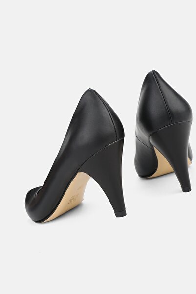 TUNAELLİ KADIN SİYAH HAKİKİ DOĞAL DERİ 35-41 NUMARA İNCE TOPUKLU AYAKKABI