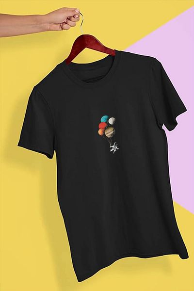 Pink Sky Unisex T-shirt με στάμπα Astonaut
