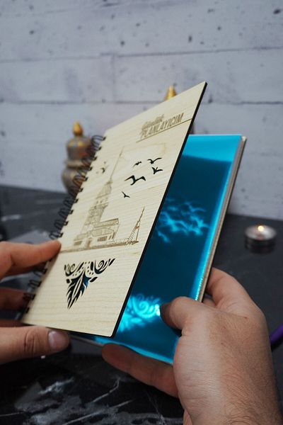 markcat Caiet de planuri din lemn cu design Turnul Fecioarei - Agenda nedatat - Planificator zilnic (CAIET DE PLANIFICARE) A5