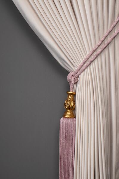 Saççax Exclusive Χρώμα Dusty Rose Χρυσό κορετό Λεπτομερής κουρτίνα φόντου Μπα...