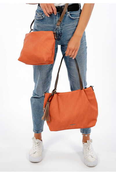 Emily & Noah Alışverişçi Elke