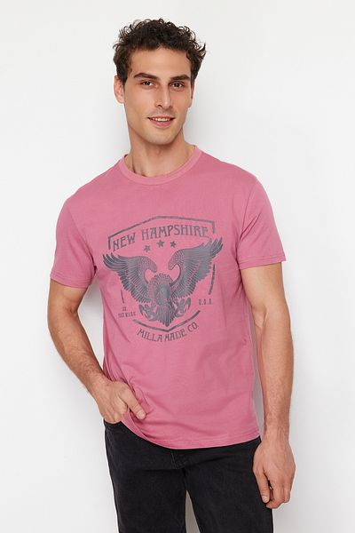 Trendyol Collection Tok Fabric Dusty Rose Eagle nyomott póló - normál szabású TMNSS24TS00208