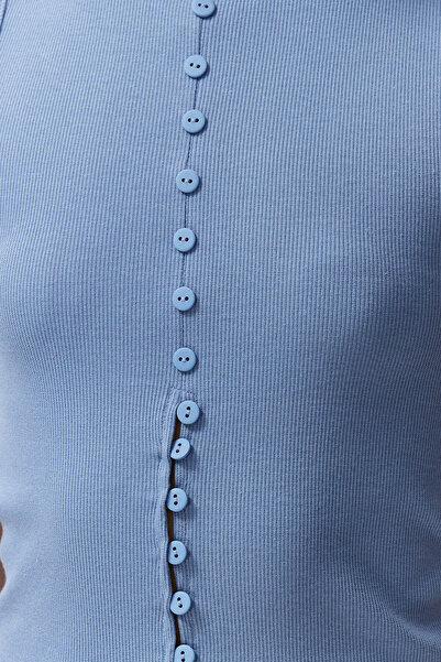 Trendyol Collection Bluză tricotată indigo cu nervuri elastice - cu nasturi, mulat TWOSS24BZ00306