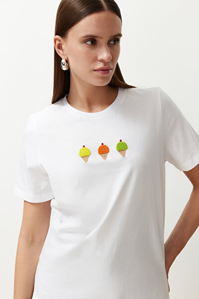 Trendyol Collection White 100% Cotton Embroidered Regular/Regular Fit Crew Neck Knitted T-Shirt TWOSS24TS00207
