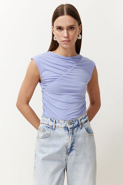 Trendyol Collection Modrá vypasovaná/vypasovaná strečová pletená halenka TWOSS24BZ00493