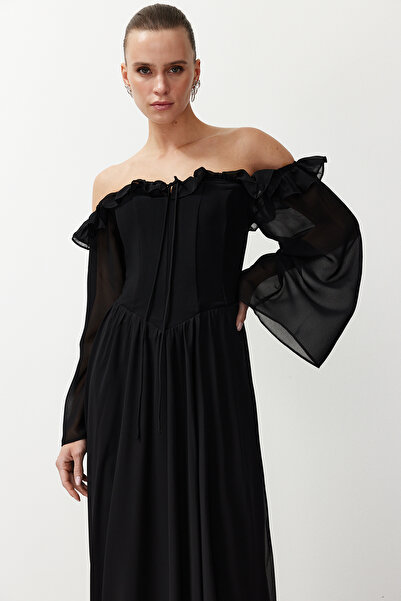 Trendyol Collection Černé dlouhé elegantní večerní šaty z tkaného šifonu ve střihu A TPRSS24AE00161