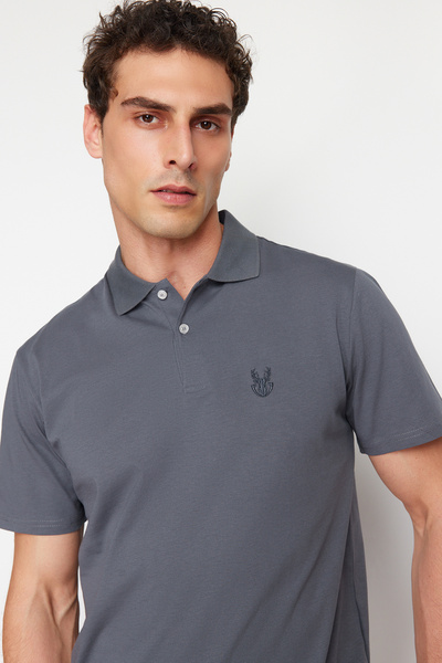 Trendyol Collection Anthracite Deer Patterned Polo Collar T-shirt - Regular Fit TMNSS24PO00027
