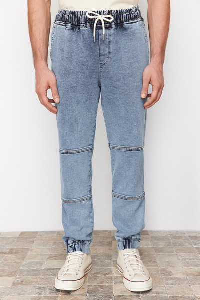 Trendyol Collection Blaue Jogger-Jeans mit bequemer Passform und detaillierte...