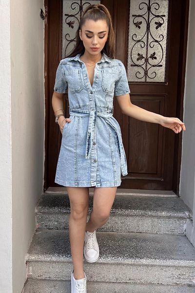 GÜLSELİ Rochie albastră din denim cu buzunar dublu, cu detaliu de brâu în talie