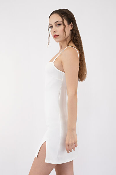 Soyo Kadın Beyaz Yırtmaçlı Ayarlanabilir Askılı Mini Elbise