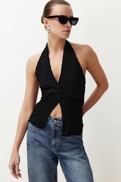 Trendyol Collection Black Premium Textured Halter Crop Shirred Knitted Blouse TWOSS24BZ00389