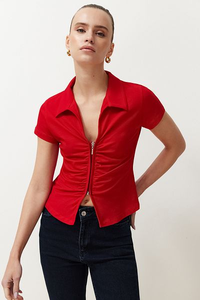Trendyol Collection Red Regular/Regular Fit Polo Collar Shirring/Drape Detailed Zippered Knitted Blouse TWOSS24BZ00501