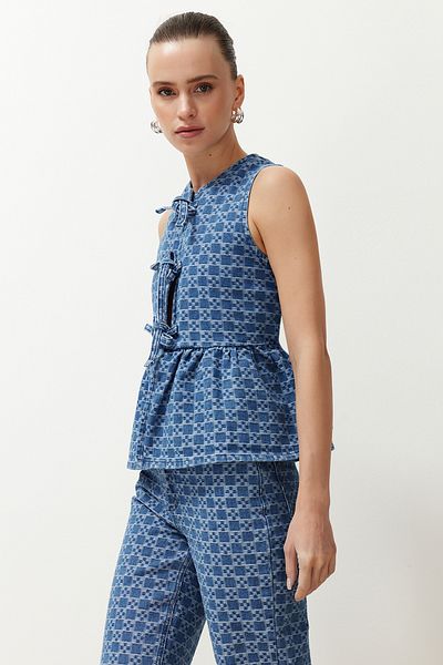 Trendyol Collection Kék elülső nyakkendő mintás farmer mellény TWOSS24YE00047