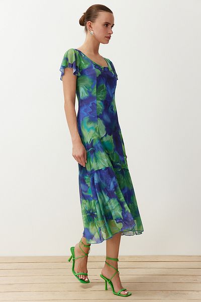 Trendyol Collection Modrý květinový čtvercový límec Midi A-line/Zvonek Pletené midi šaty TWOSS24EL00876