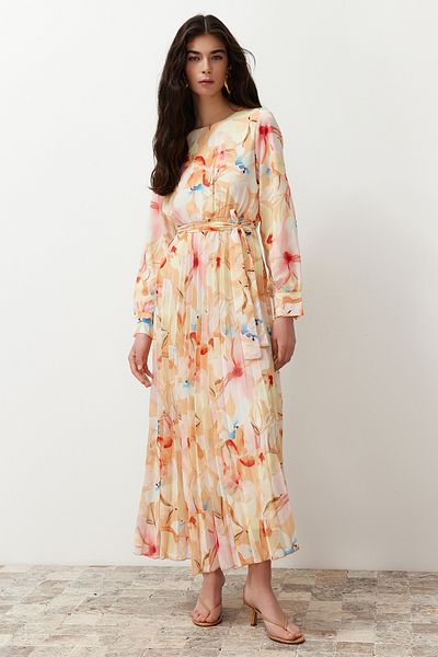 Trendyol Modest Kleid aus gewebtem Chiffon mit mehrfarbiger Blumenschärpe, gefüttert und plissiert TCTSS24EB00151