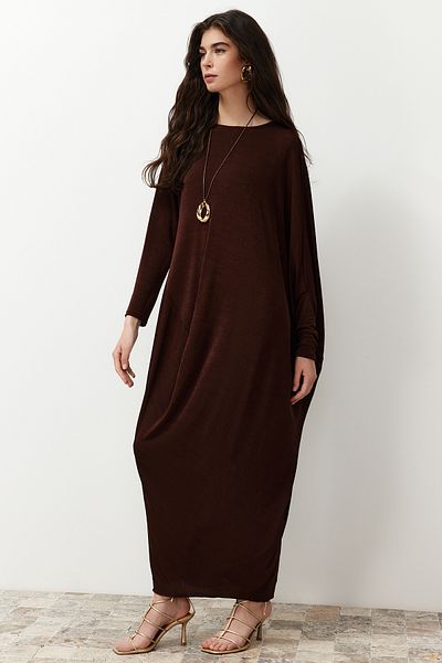 Trendyol Modest Übergroßes, gestricktes Kaftankleid in Braun - TCTSS24EB00037